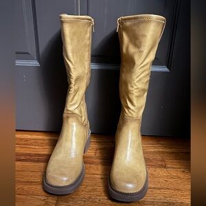 FRYE AND CO. Light Brown Boots